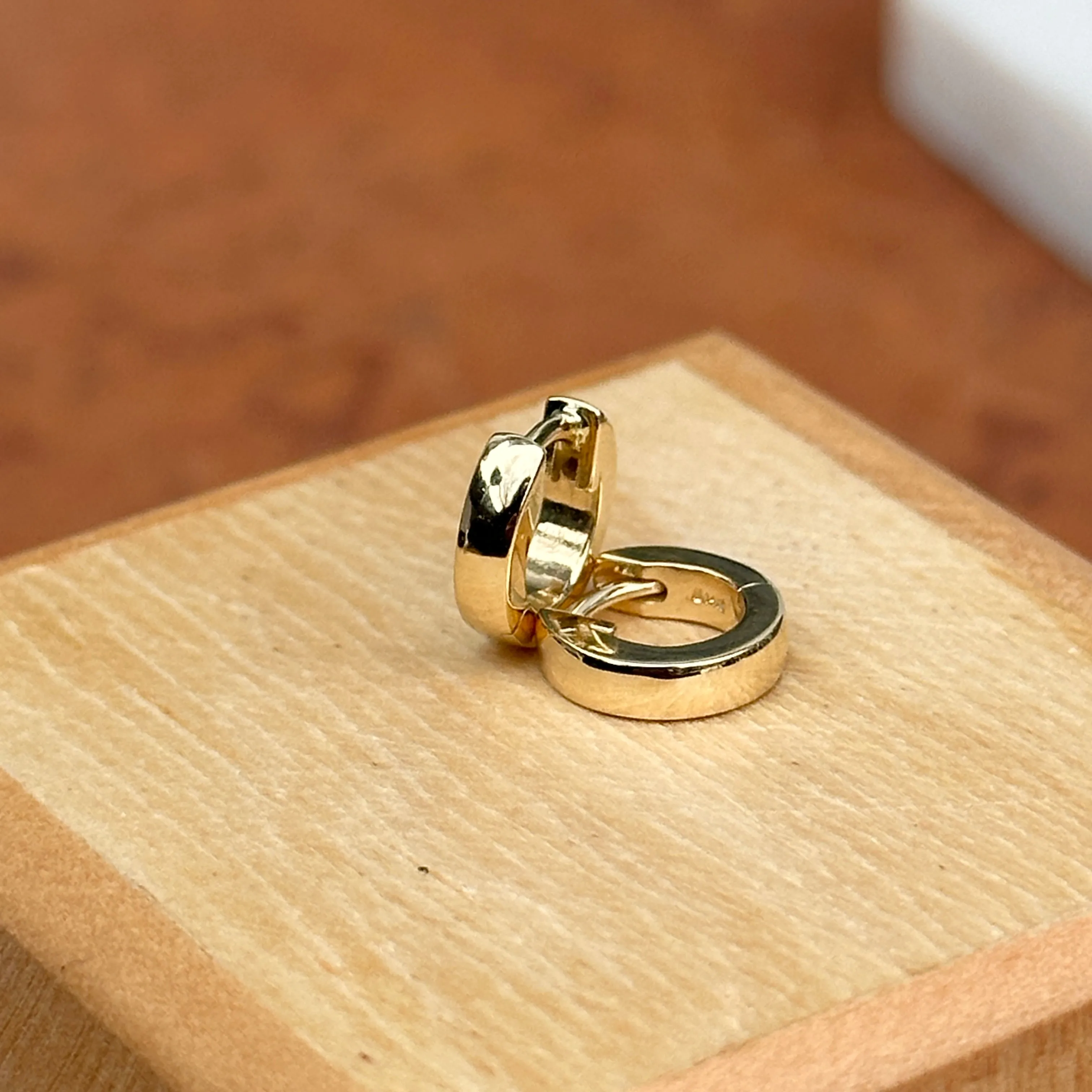 14KT Yellow Gold Solid Hinged Huggie Hoop Earrings 9.5mm