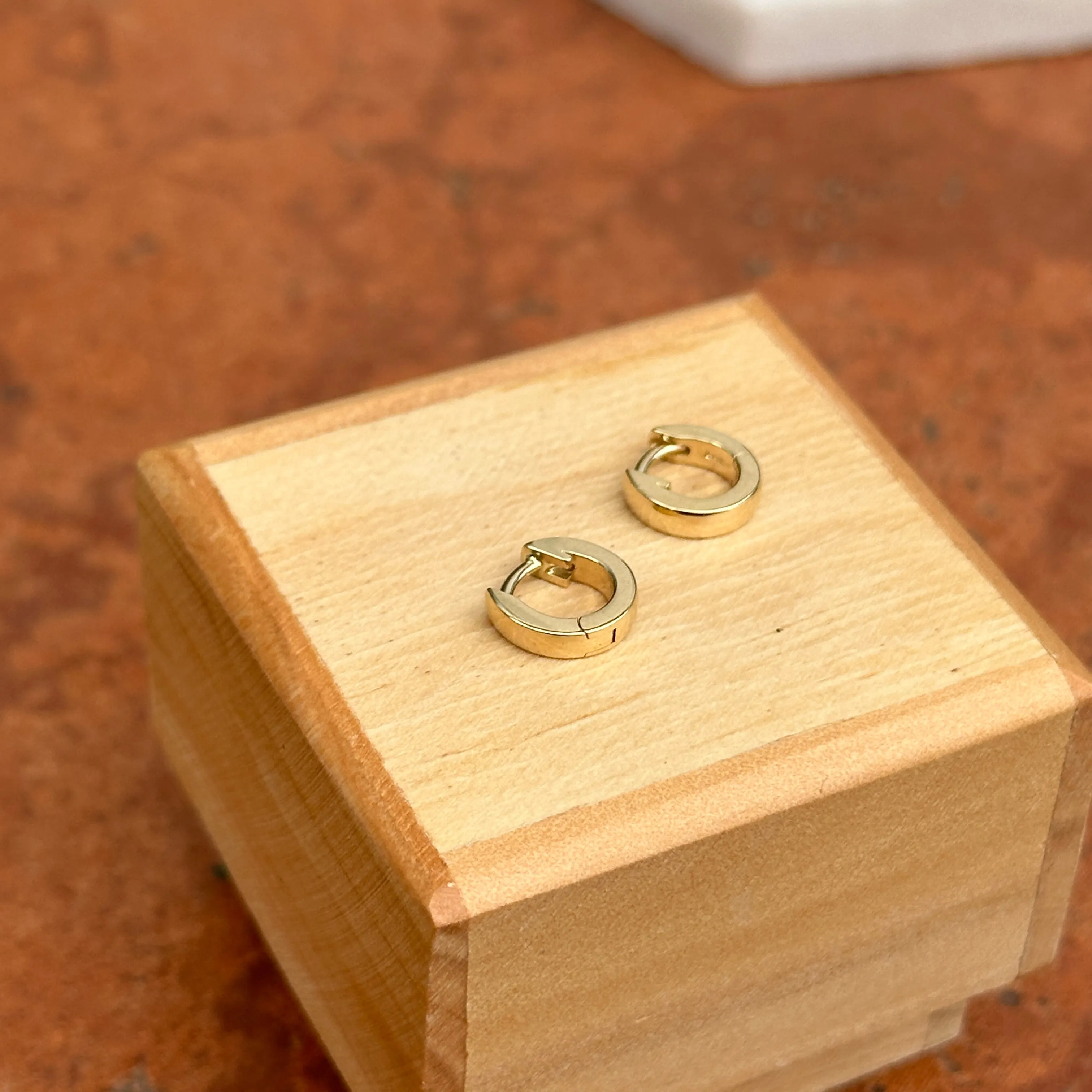 14KT Yellow Gold Solid Hinged Huggie Hoop Earrings 9.5mm