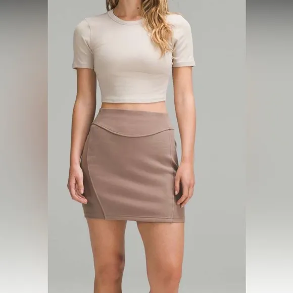 2024 Lululemon Scuba High-Rise Mini SkirtTaupetastic