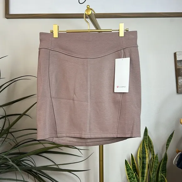 2024 Lululemon Scuba High-Rise Mini SkirtTaupetastic