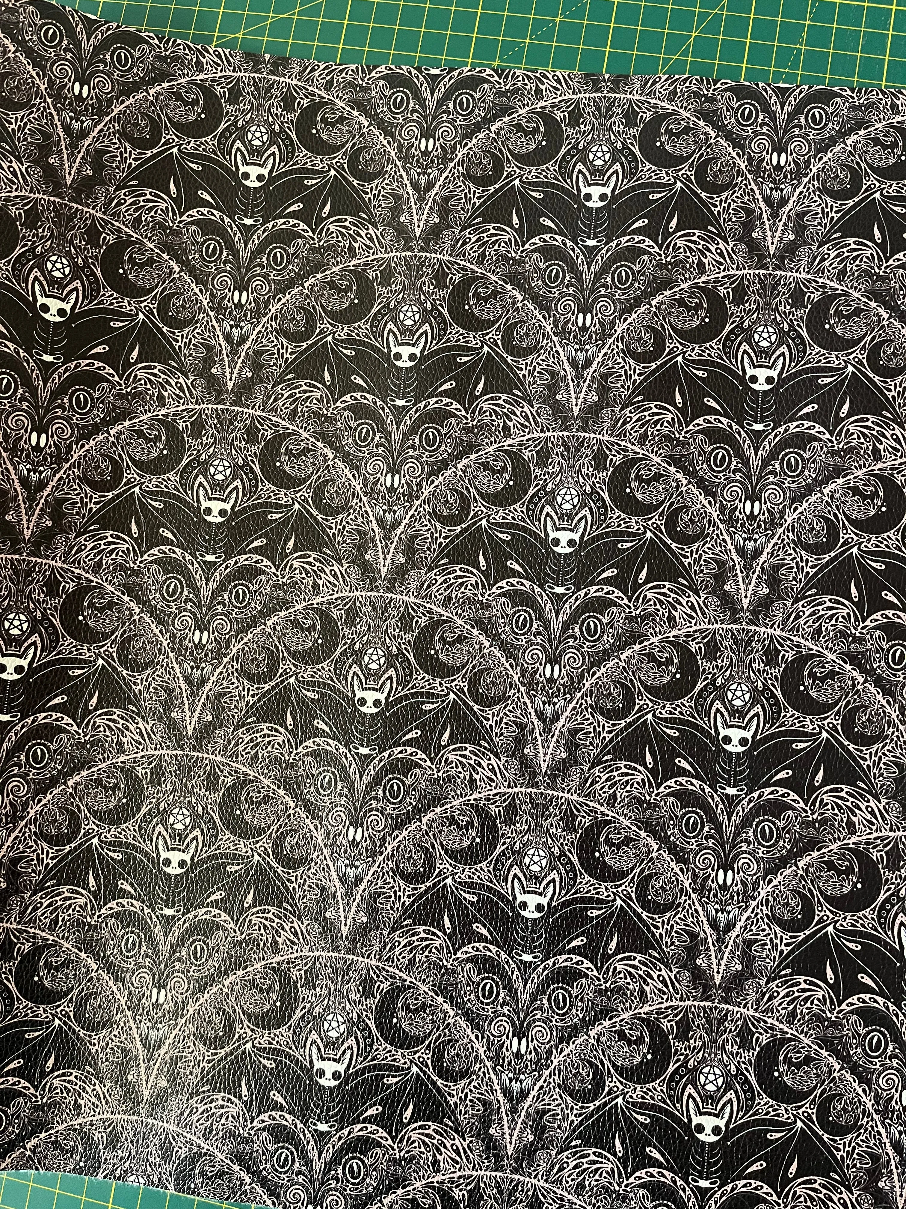 40cm Bat Lace Textured Vinyl