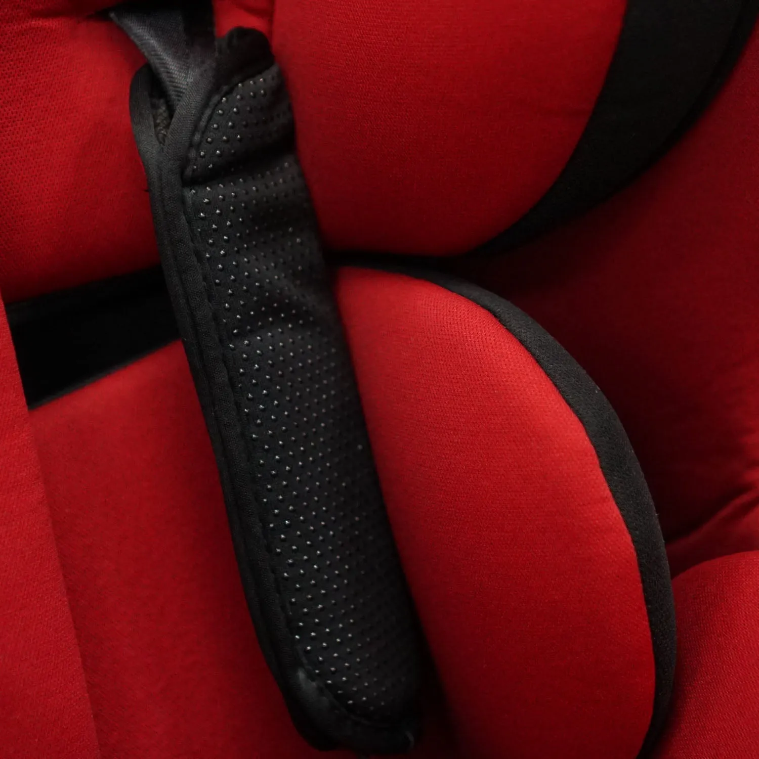 Anzen Portable Child Safety Car Seat Convertible Car Seat, First Car Seat Group 0 /1 (Black/Red) Suitable for Infant, Children Birth up to 4 Years