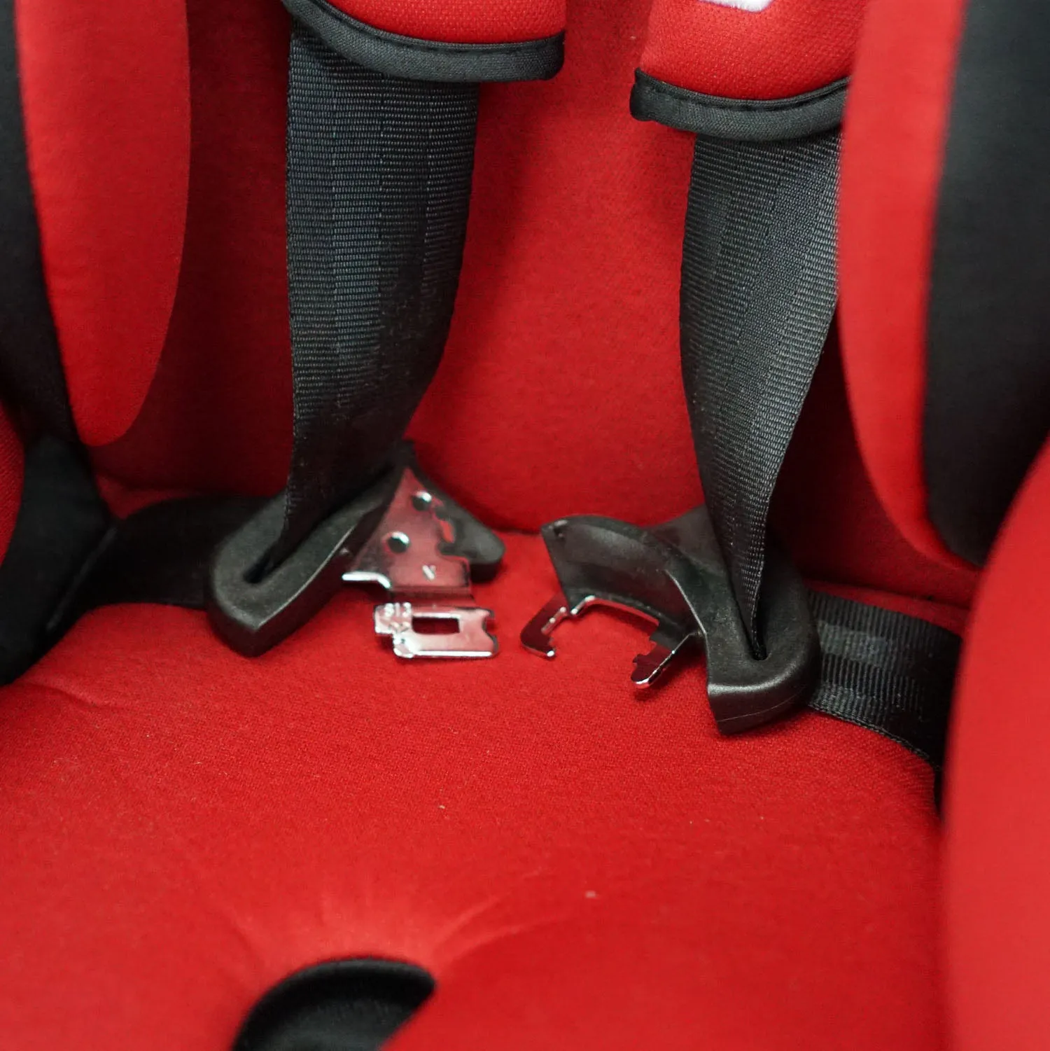 Anzen Portable Child Safety Car Seat Convertible Car Seat, First Car Seat Group 0 /1 (Black/Red) Suitable for Infant, Children Birth up to 4 Years