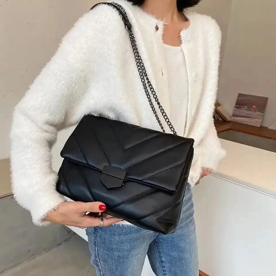 Ariel - Timeless Elegance and Lightweight Woman's Crossbody Bag