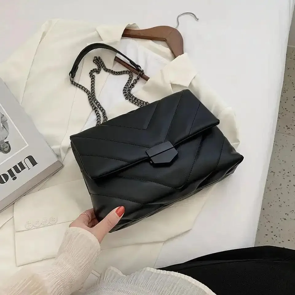 Ariel - Timeless Elegance and Lightweight Woman's Crossbody Bag