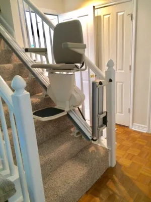 Automatic Folding Bottom Rail Stairlift:  Pinnacle 300/350