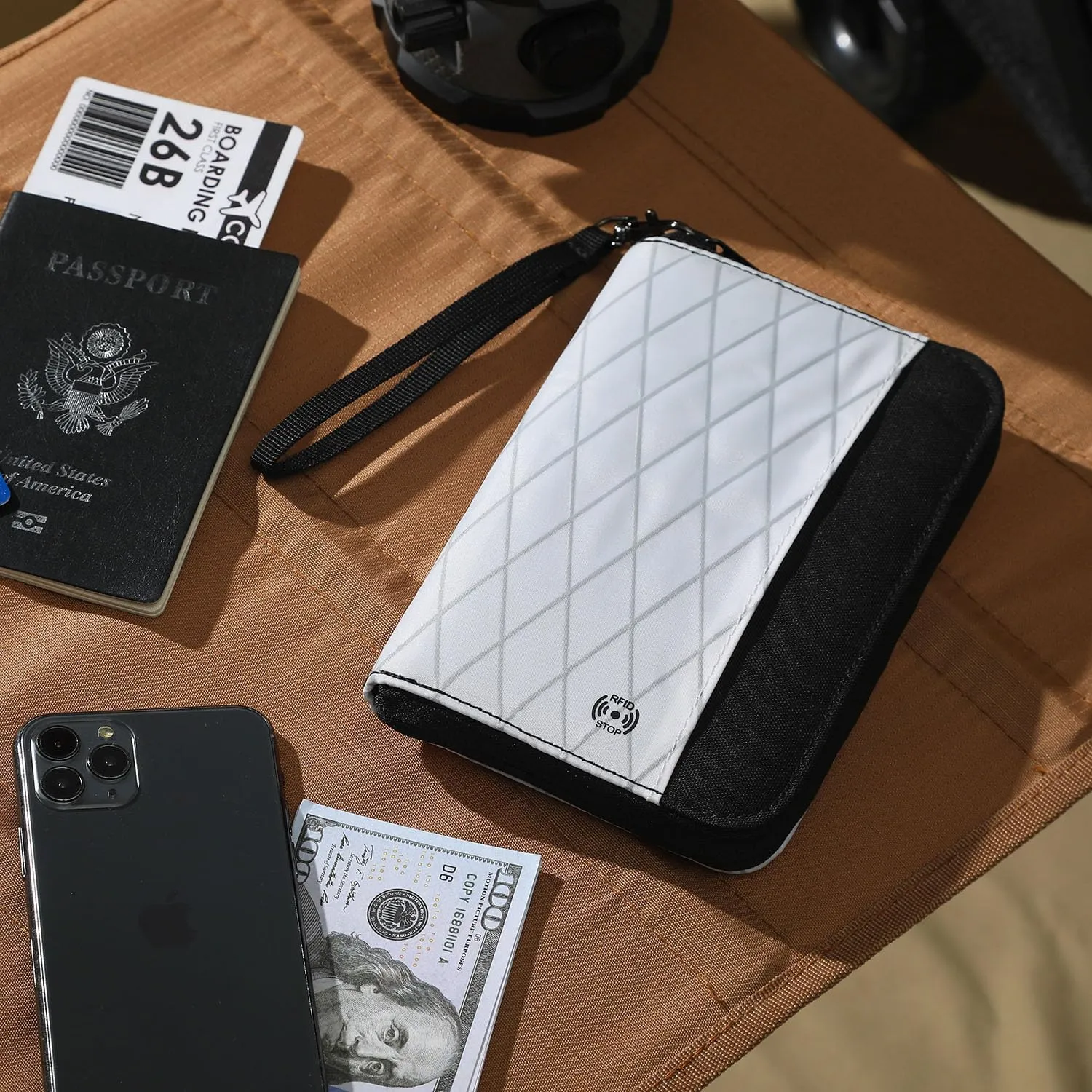Avery | RFID Travel Passport Holder