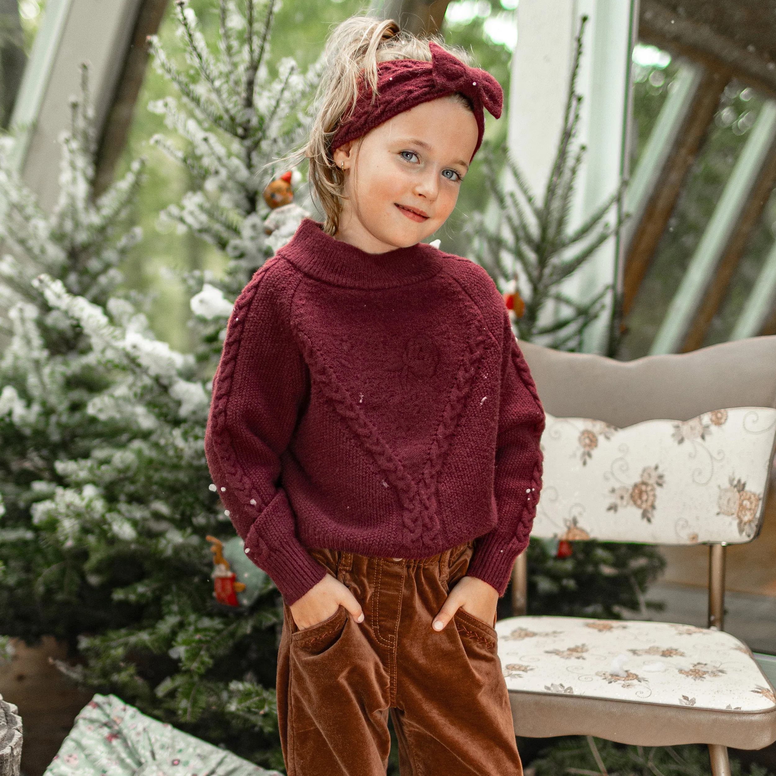 Bandeau bourgogne en maille avec une boucle, enfant || Burgundy knitted headband with buckle, child