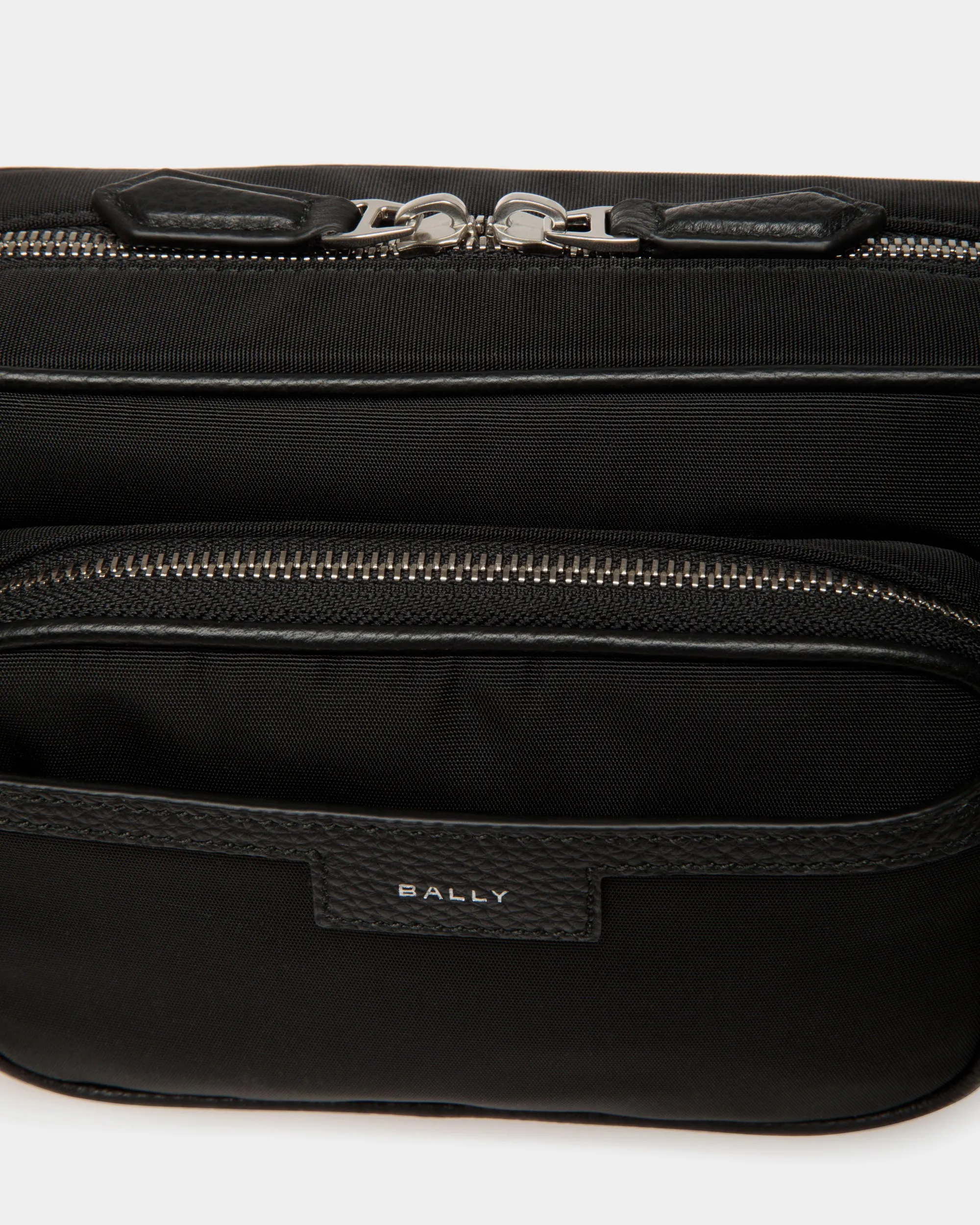 Code Cross EW - Cross Body