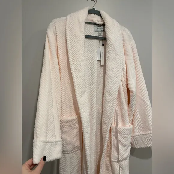 Daniel Buchler Light Pink Plush Robe - NWT