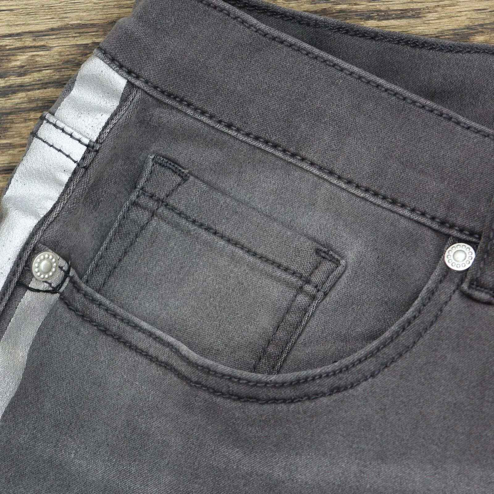 DG2 Petite Plus Virtual Stretch Metallic Side Stripe Skinny Jeans Gray 18PW