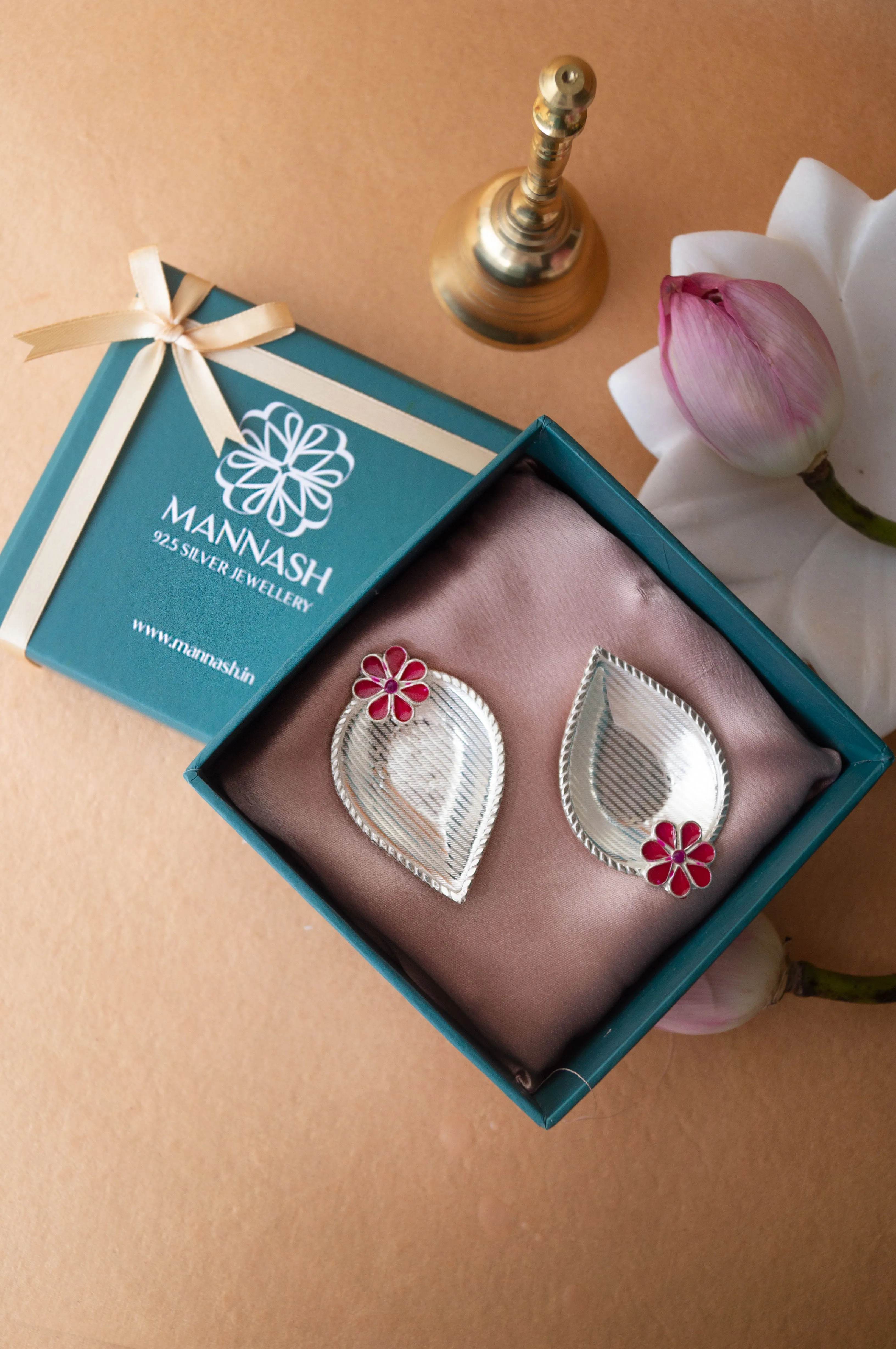 Exquisite Sterling Silver Flower Mini Meena Prasad Plate Set Of 2