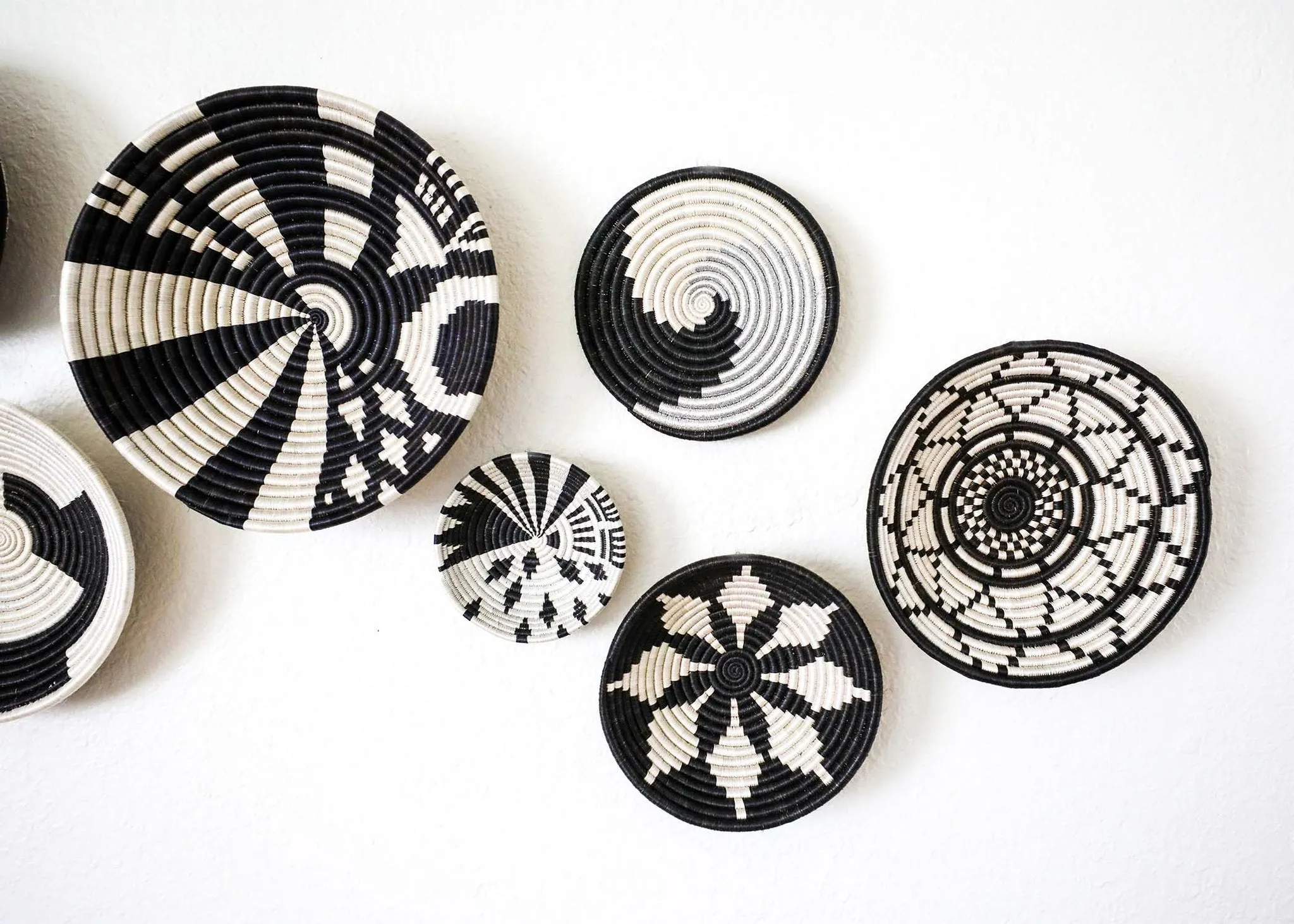Fani Black   White 6" Basket