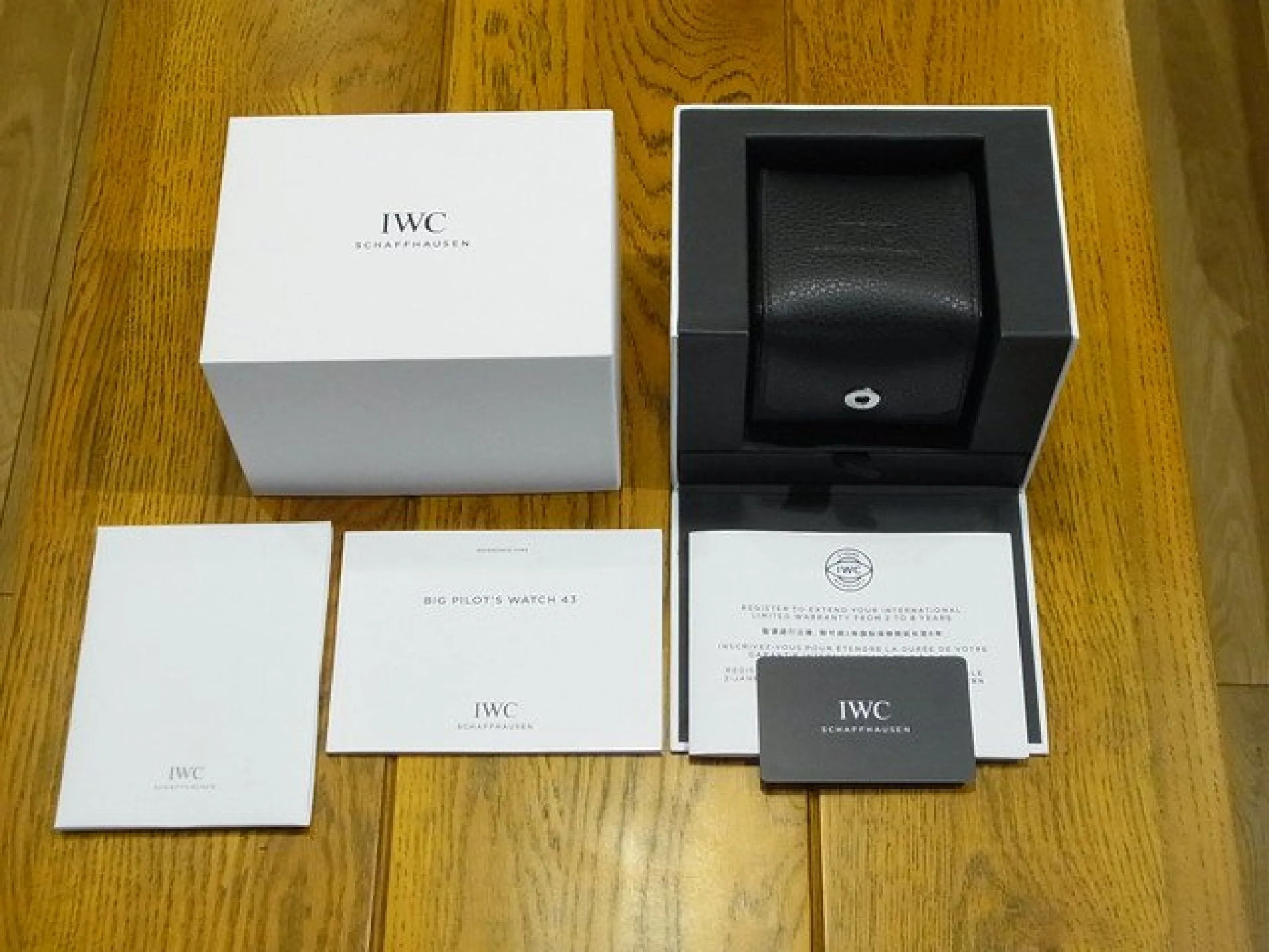 IWC large Pilot's watch 43 blue Dial IW329303 Mens 184592510
