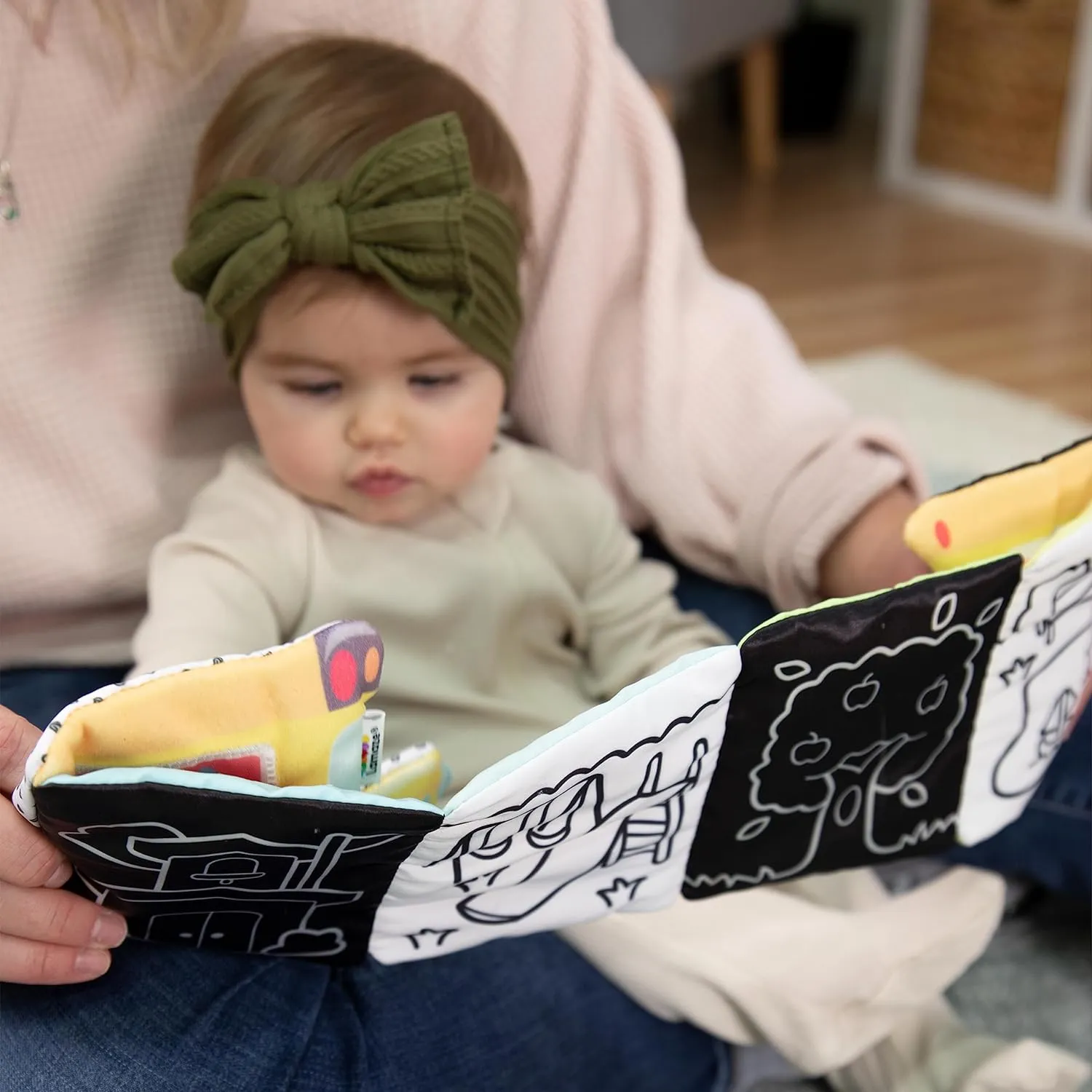 Lamaze Accordion Bus