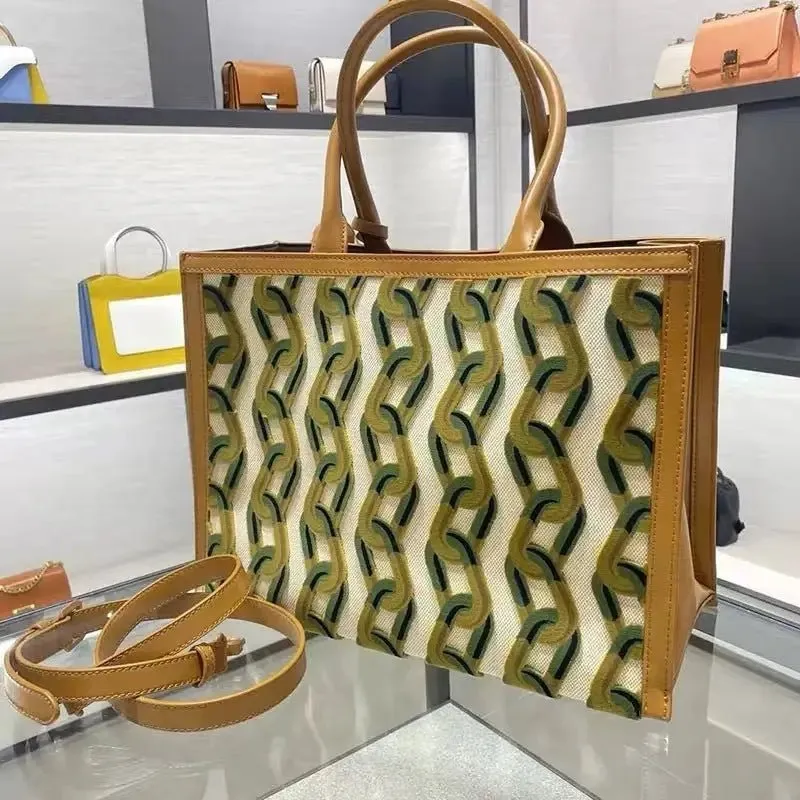 Large Tote Bag Women: Stylish Retro PU Tote with Magnetic Closure & Zippered Pockets - Stay Organized in Fashion