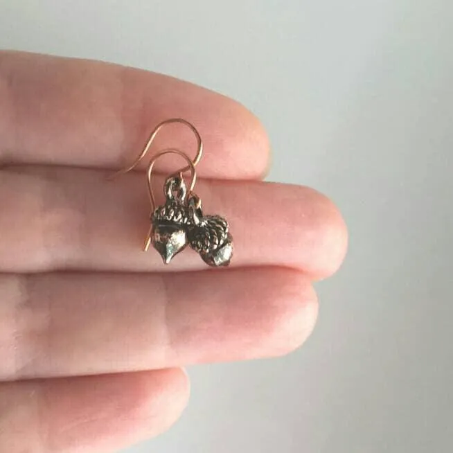 Little Acorn Earrings, small acorn earring, acorn dangle earring, copper acorn earring, antique copper dangle earring, squirrel earring tiny
