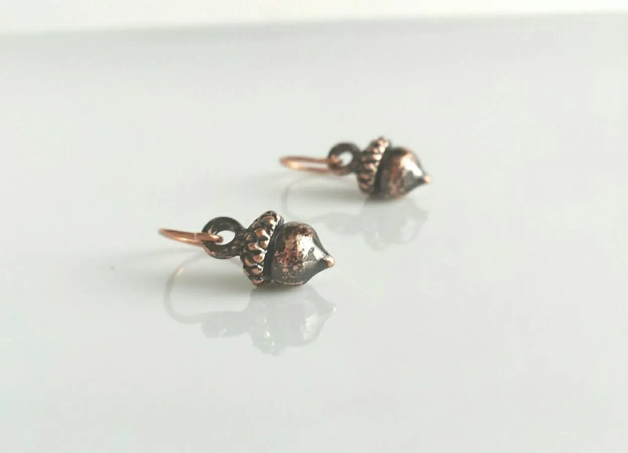 Little Acorn Earrings, small acorn earring, acorn dangle earring, copper acorn earring, antique copper dangle earring, squirrel earring tiny
