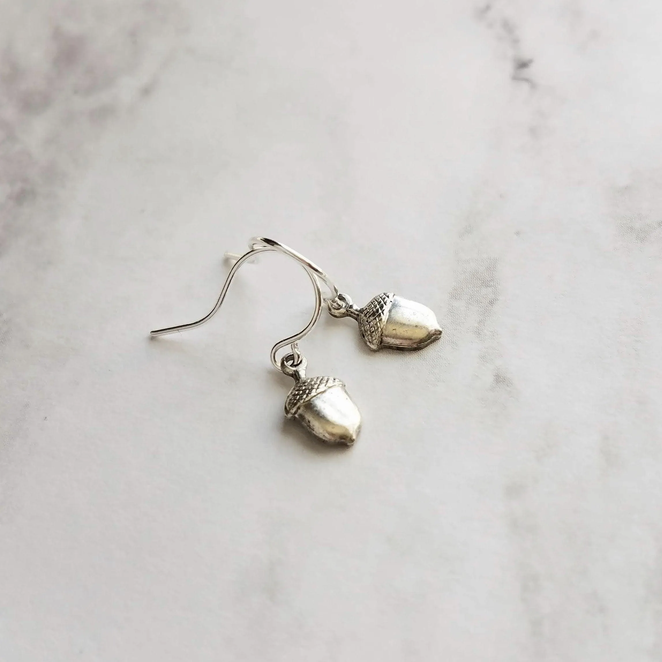 Little Silver Acorn Earrings, small silver acorn earring, antique silver acorn earring, acorn dangle earring, tiny acorn earring autumn fall