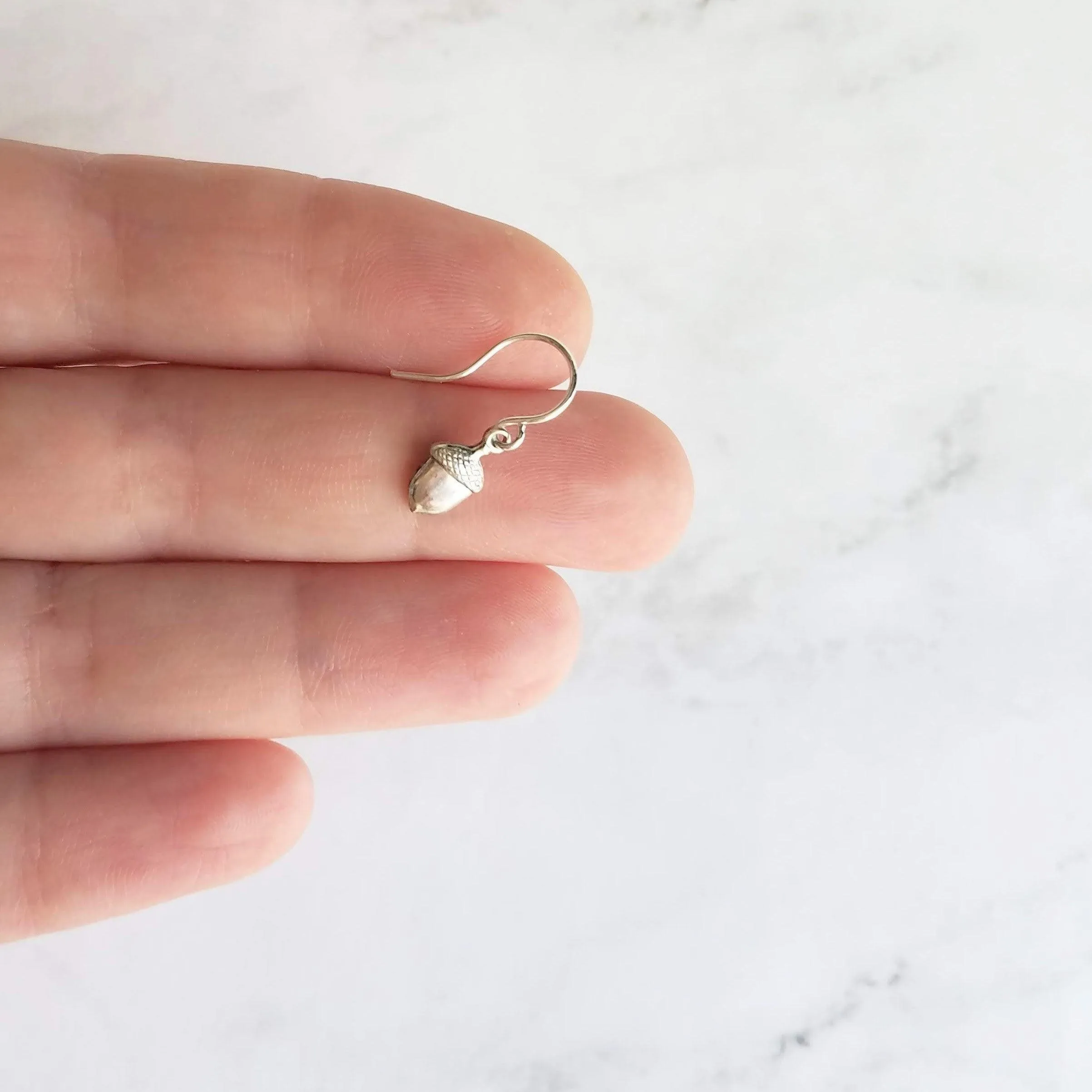 Little Silver Acorn Earrings, small silver acorn earring, antique silver acorn earring, acorn dangle earring, tiny acorn earring autumn fall