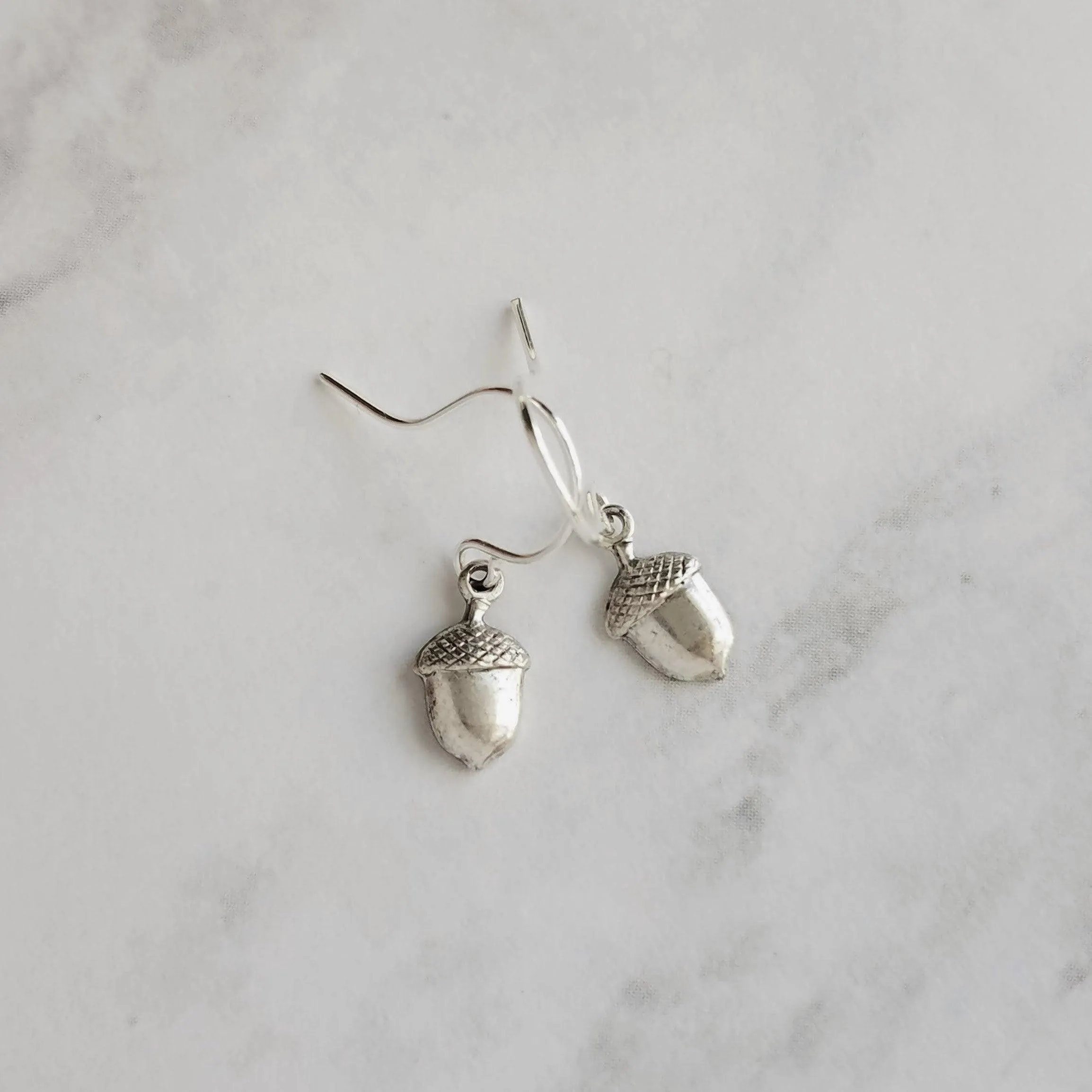 Little Silver Acorn Earrings, small silver acorn earring, antique silver acorn earring, acorn dangle earring, tiny acorn earring autumn fall