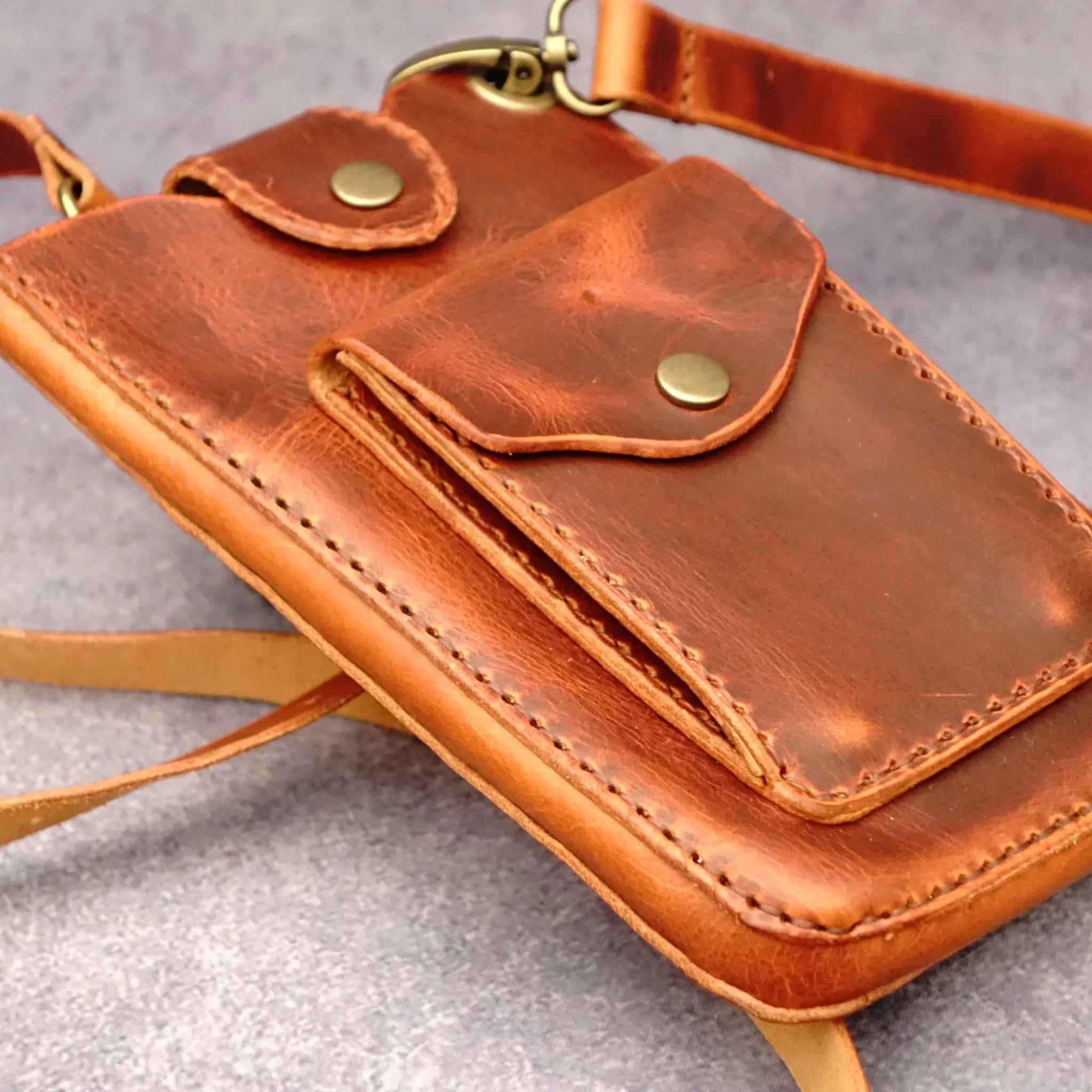 M Handmade Leather Crossbody Bag - Brown