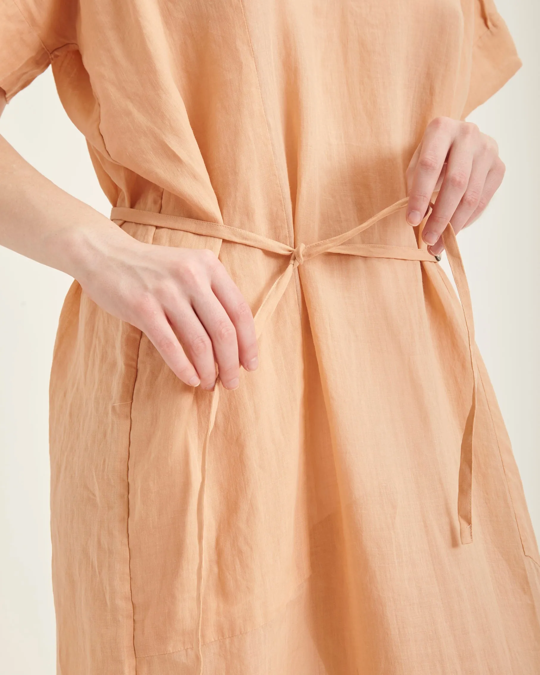 Mage dress in apricot