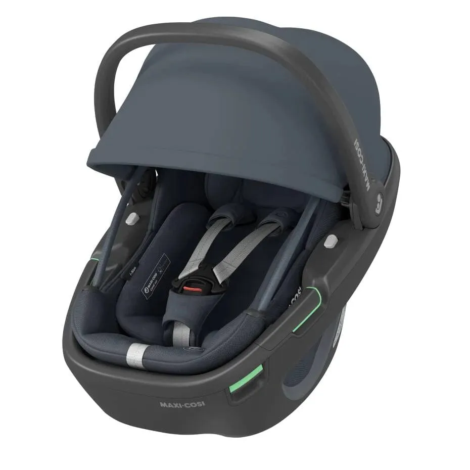 Maxi Cosi Coral 360 & FamilyFix 360 Base - Essential Graphite  EX DISPLAY