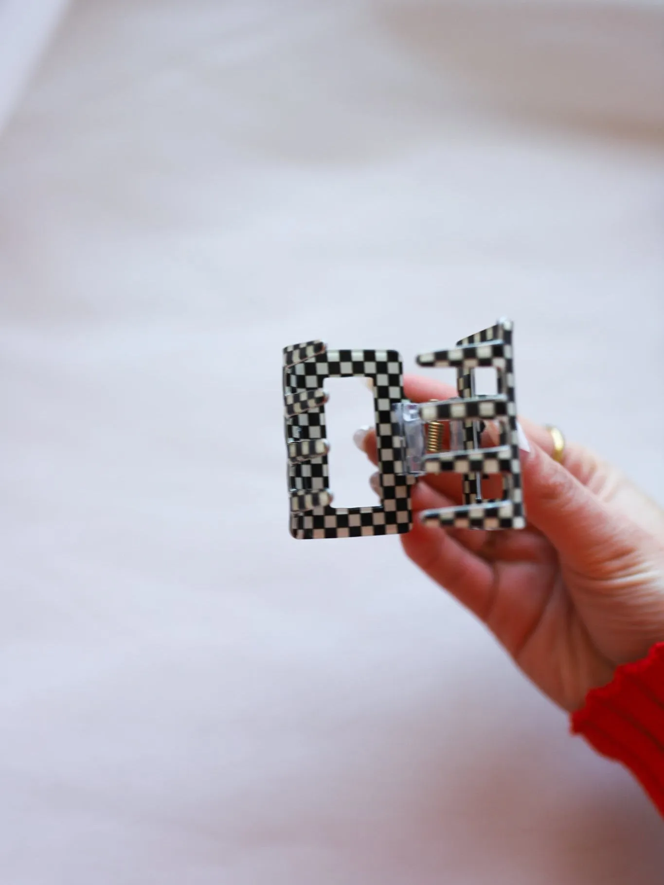 MINI CHECKERED SQUARE CLAWS