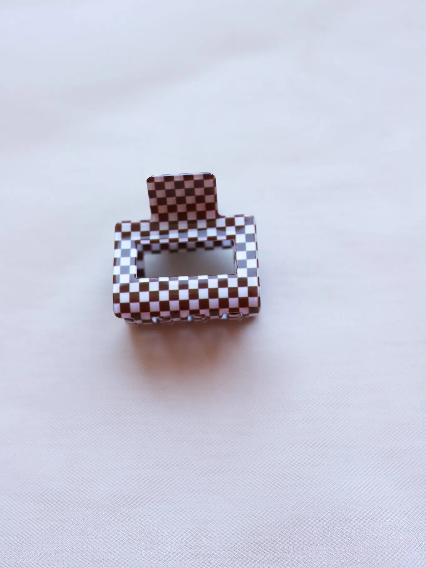 MINI CHECKERED SQUARE CLAWS