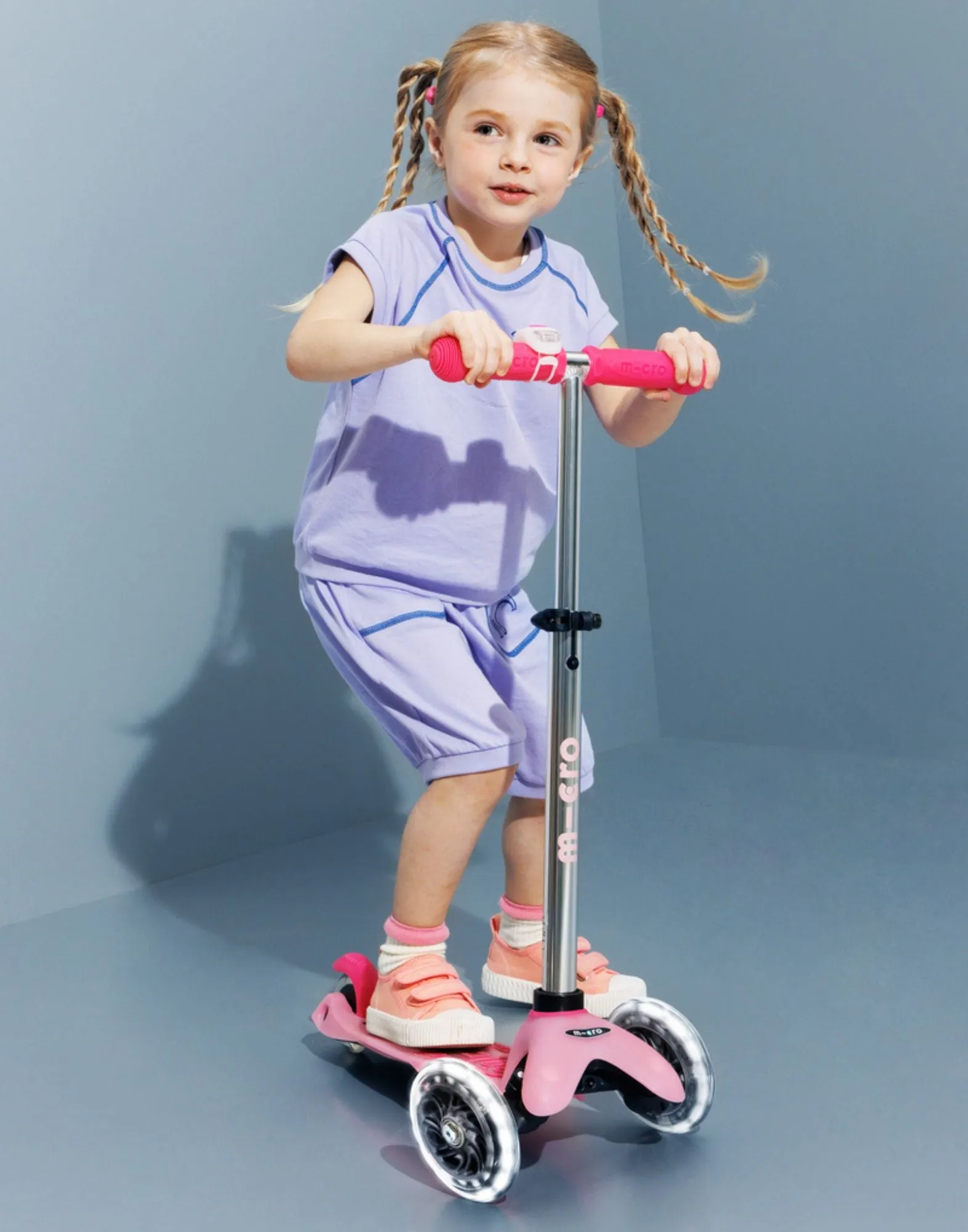 Mini Micro Deluxe Glow LED Plus 3 Wheel Scooter