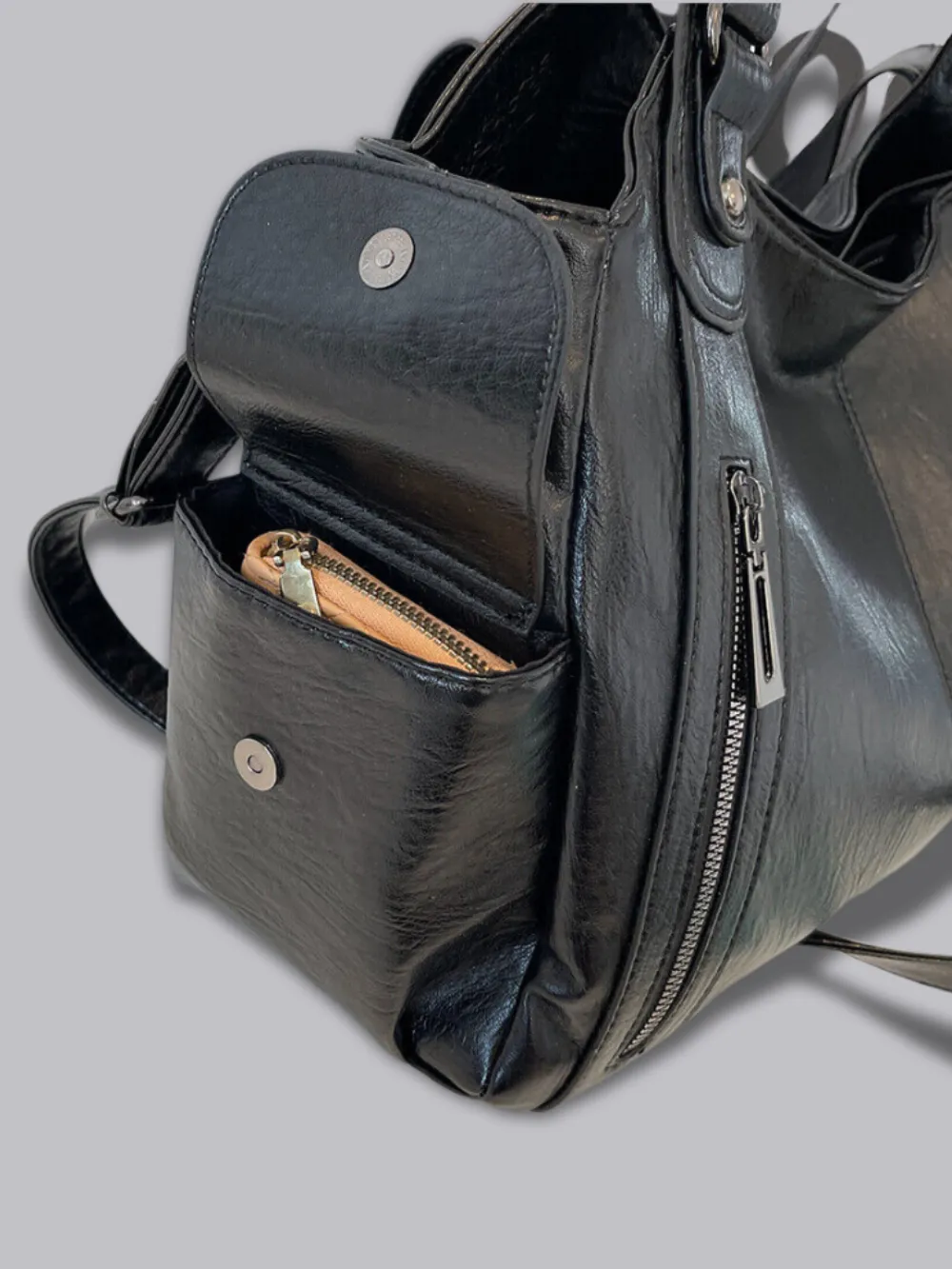 Naomi's Stylish Urban Handbag