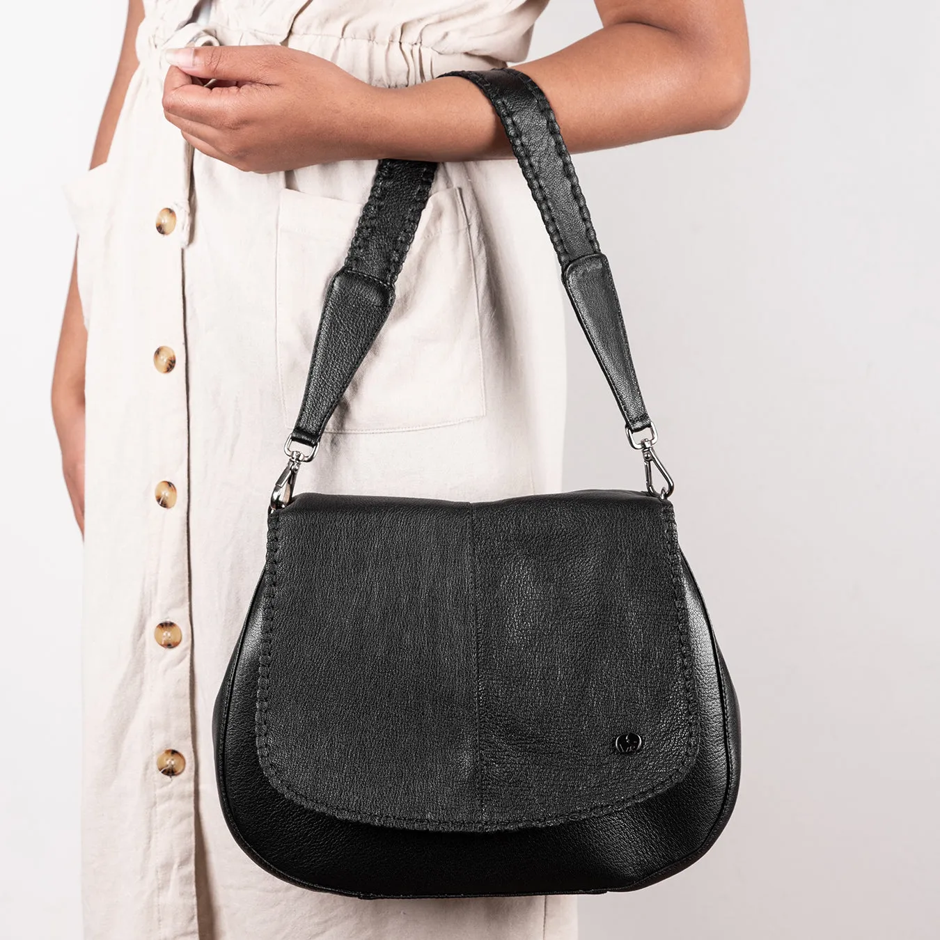 Nembeko : Ladies Leather Crossbody Handbag in Black Cayak