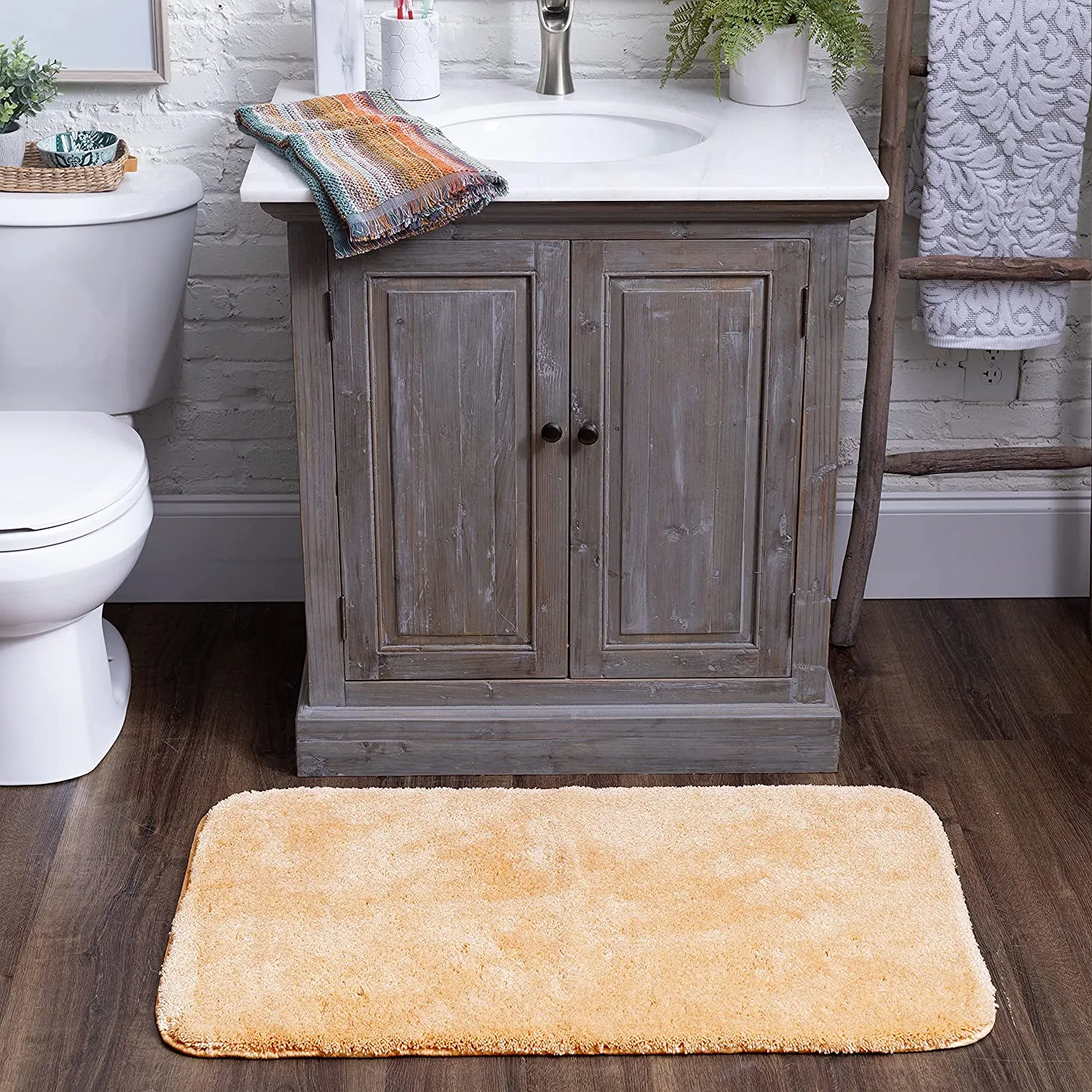 New Mohawk Home Acclaim Bath Mat, 20 X 34", Sand! Retails $68 