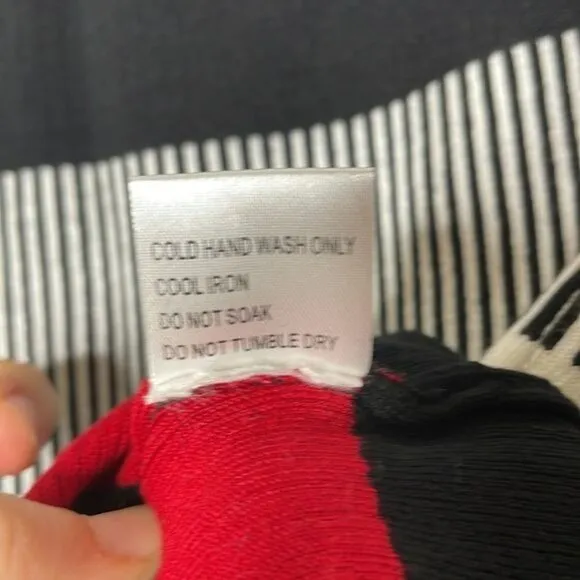 NWT Seek the Label Size XS Red Black White Stripe Knit Stretch Mini Skirt $108