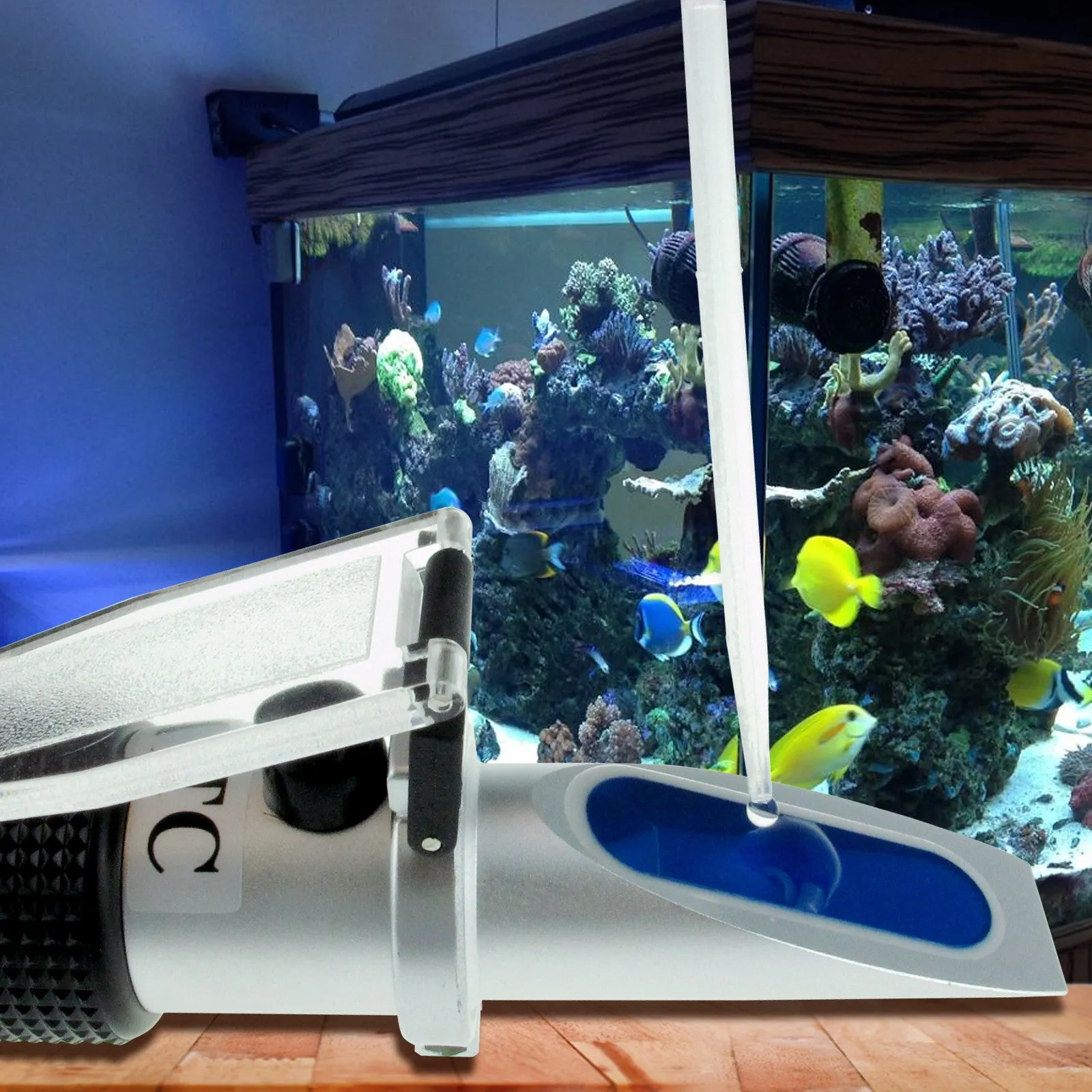 PD_32 Kibeland Handheld Salinity Refractometer with ATC, Dual Scale 0~100 ppt & 1.000-1.070 Salinity Specific Gravity, Aquarium & Sea Water, with EXTRA Mini USB Light
