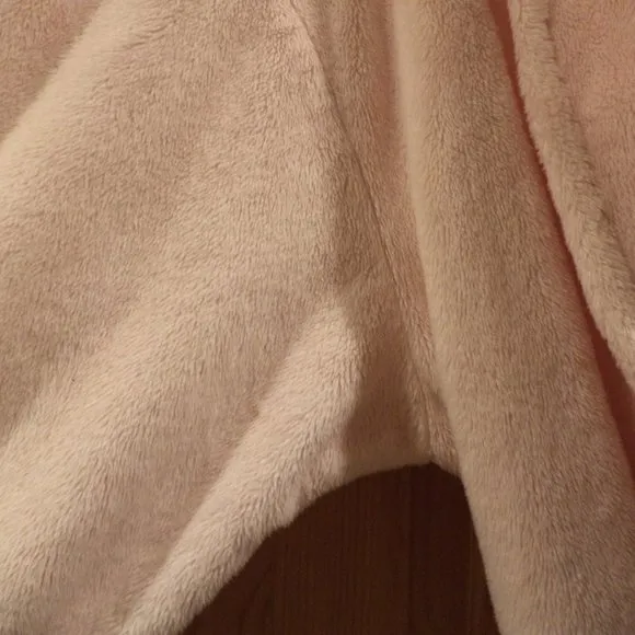PLUSH and SOFT PINK ROBE WITH MATCHING BELT ~ Size: S/M