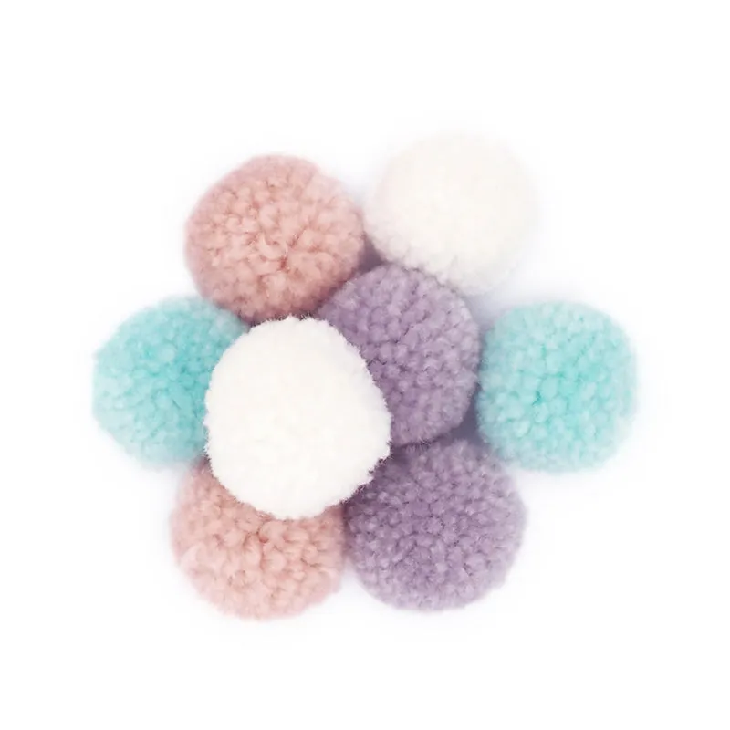 POM POMS PASTEL YARN18PCS