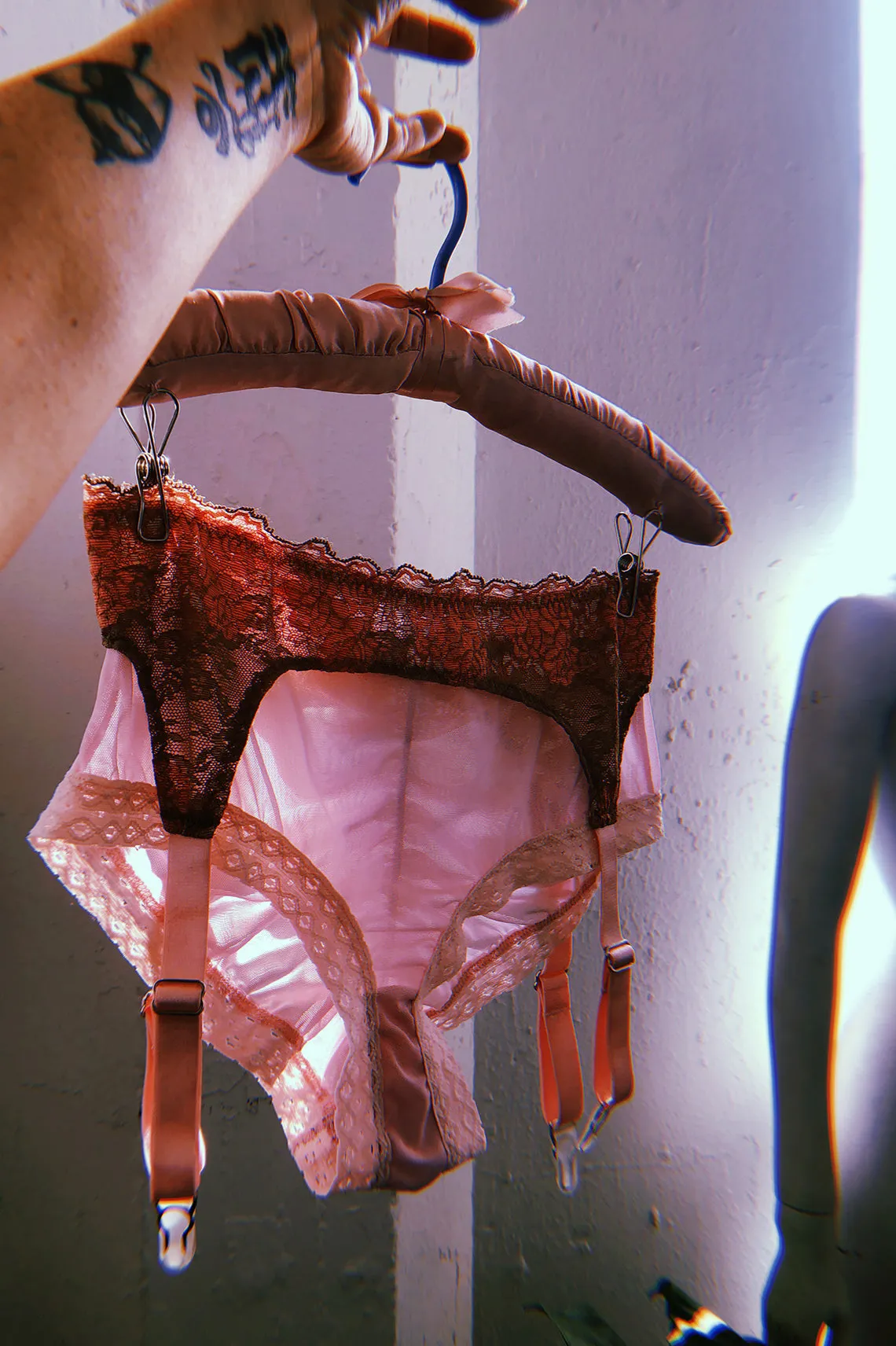 READY TO SHIP / Polaris Garter Short in Pink and Brown Cross-Dye (1M)
