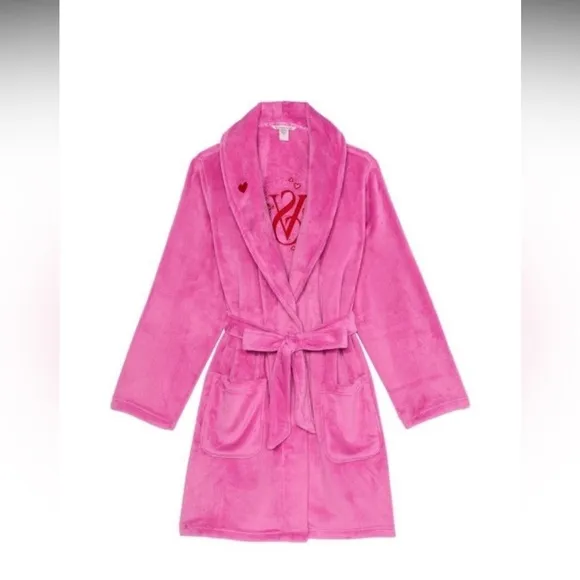 Robe Victoria’s Secret sexy cozy soft short robe size XS/S plush  pink peony✨🩷