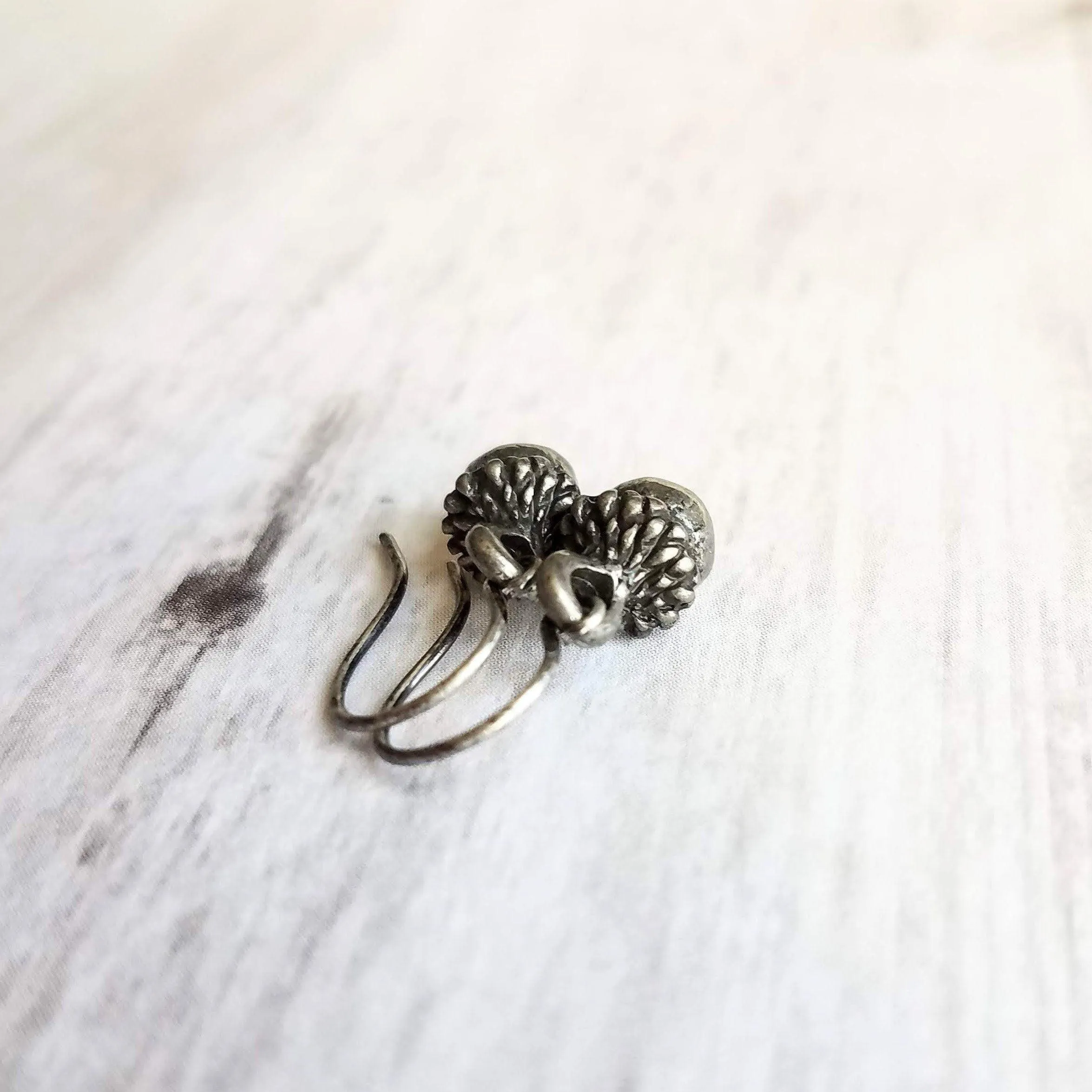 Silver Acorn Earrings, tiny acorn earring, antique silver acorn earring, small acorn earring, acorn dangle, squirrel earring, little charm