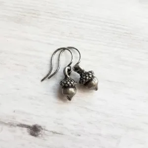 Silver Acorn Earrings, tiny acorn earring, antique silver acorn earring, small acorn earring, acorn dangle, squirrel earring, little charm