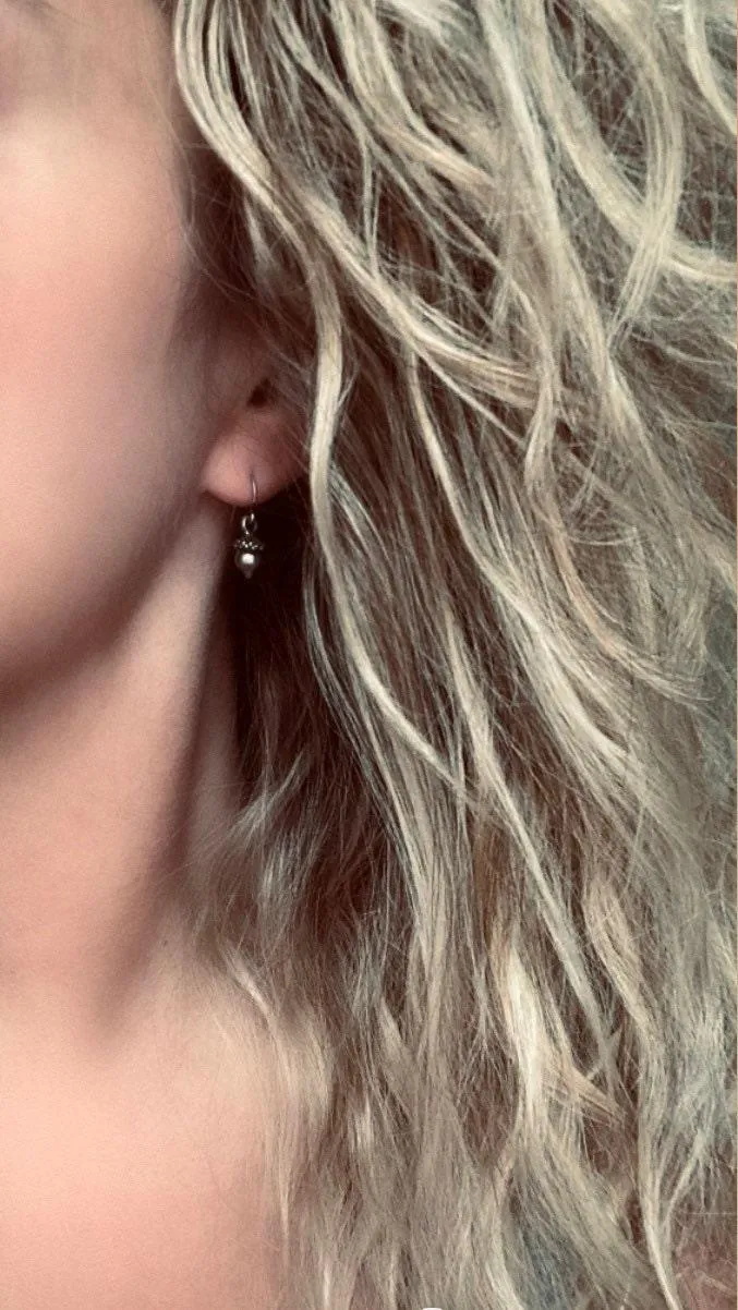 Silver Acorn Earrings, tiny acorn earring, antique silver acorn earring, small acorn earring, acorn dangle, squirrel earring, little charm