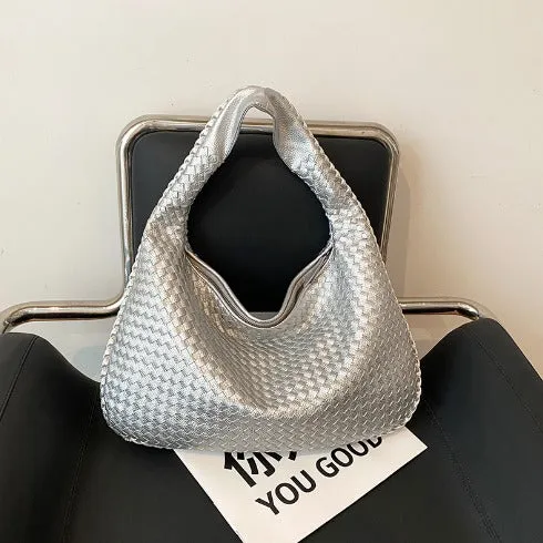Spacious Tote Bag – Elegant, Practical & Perfect for Everyday Use
