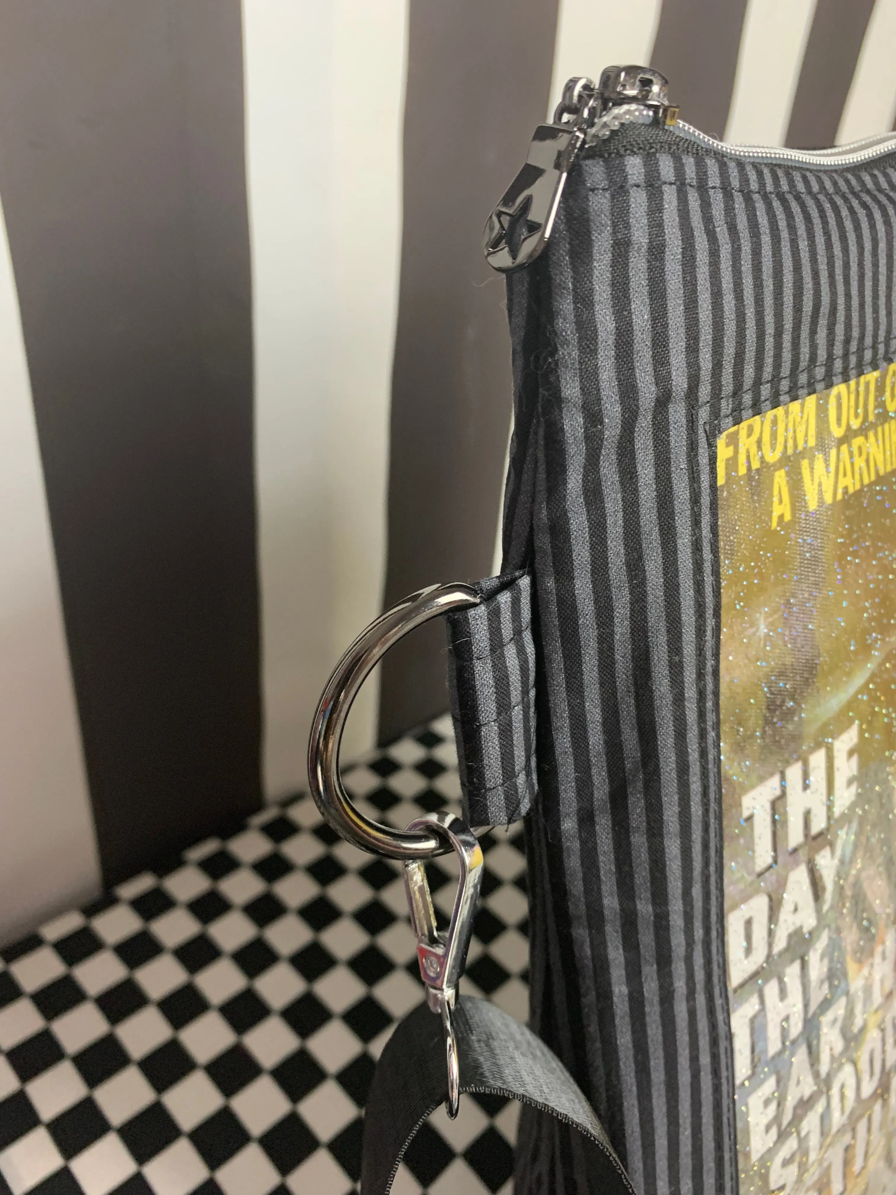 The day the earth stood still fan art frame it crossbody bag
