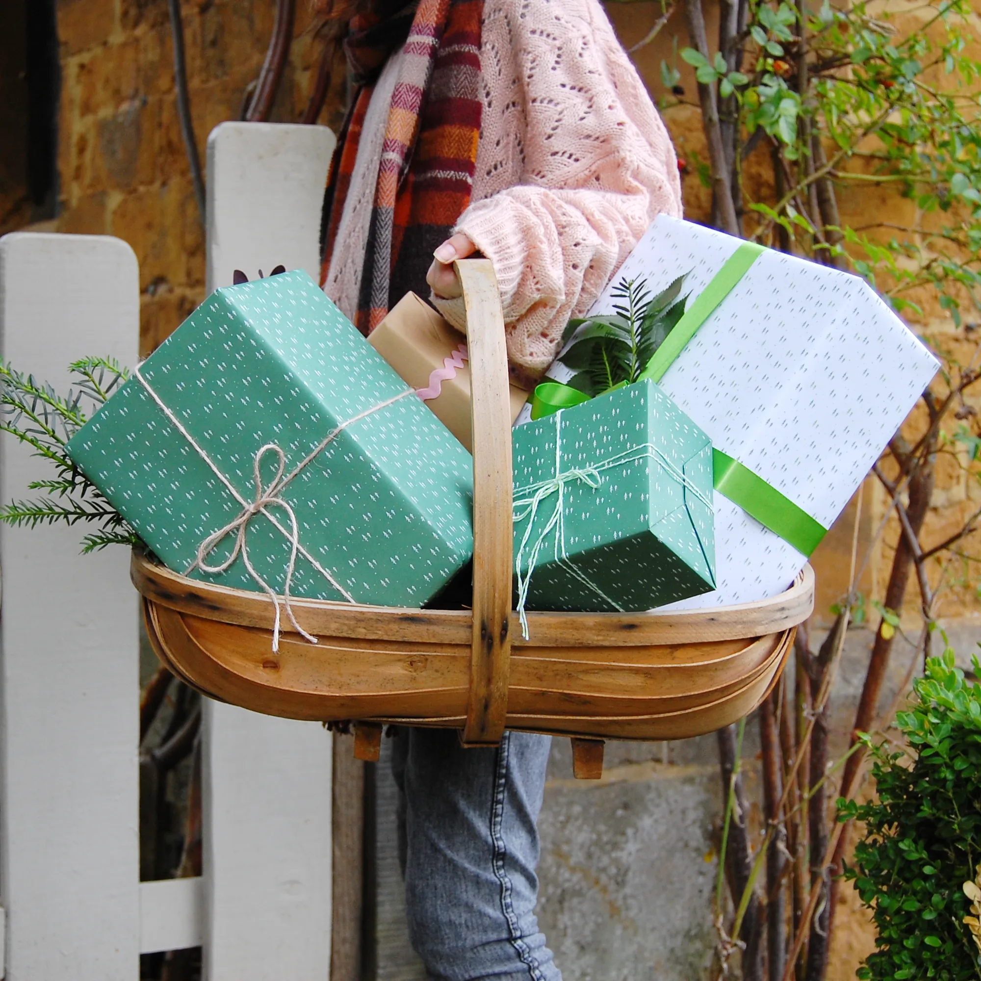 Tiny Trees Green Wrapping Paper Set