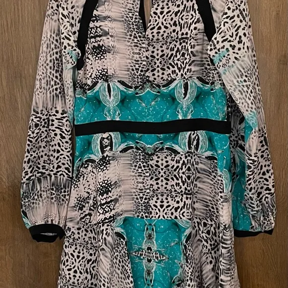 Twelfth Street by Cynthia Vincent 100% silk green animal print mini dress size 4