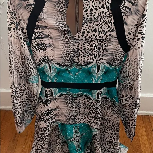 Twelfth Street by Cynthia Vincent 100% silk green animal print mini dress size 4