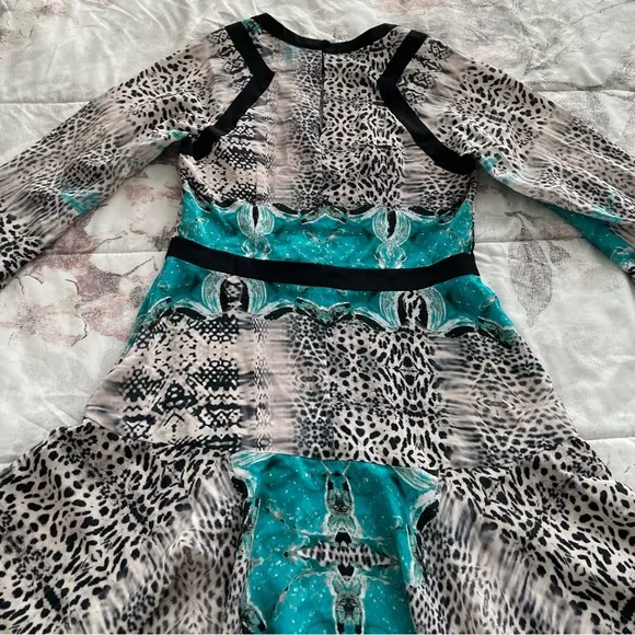 Twelfth Street by Cynthia Vincent 100% silk green animal print mini dress size 4