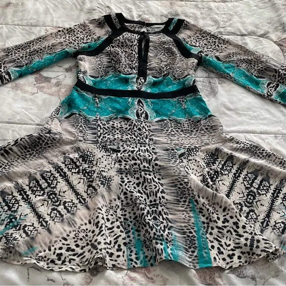 Twelfth Street by Cynthia Vincent 100% silk green animal print mini dress size 4